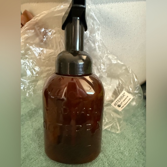 New Set of 4 Amber & Black Foaming Hand Soap Pump - Picture 2 of 4